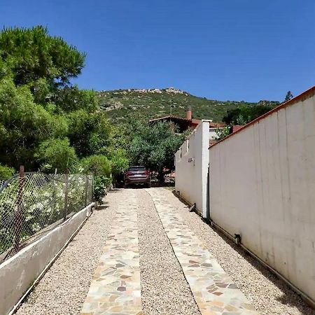 Villa Vittoria Solanas  Luaran gambar