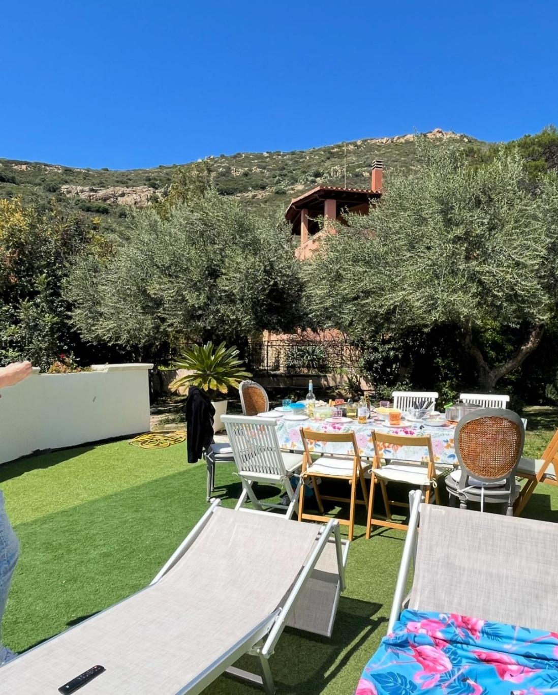 Villa Vittoria Solanas  Luaran gambar