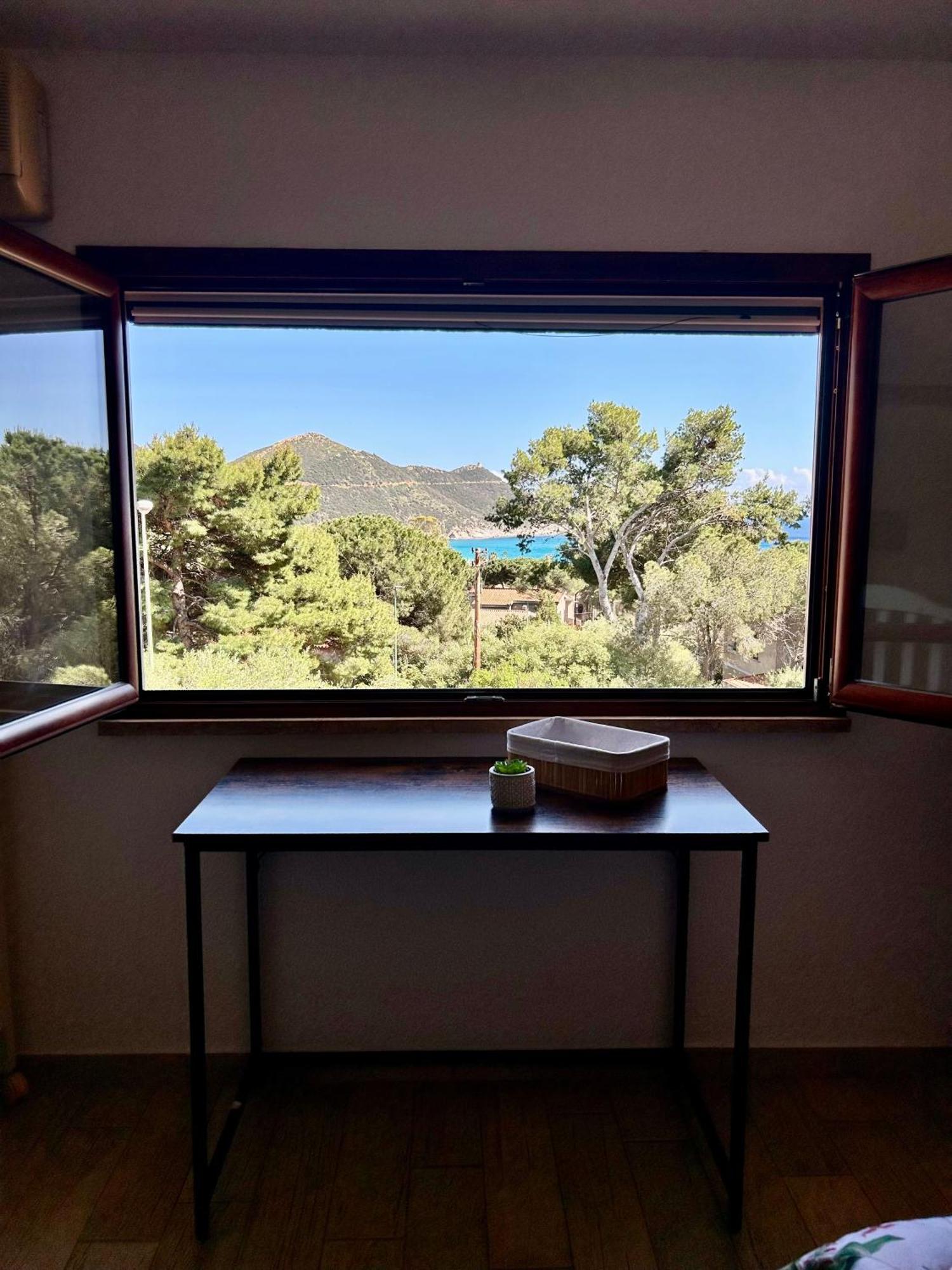 Villa Vittoria Solanas  Luaran gambar