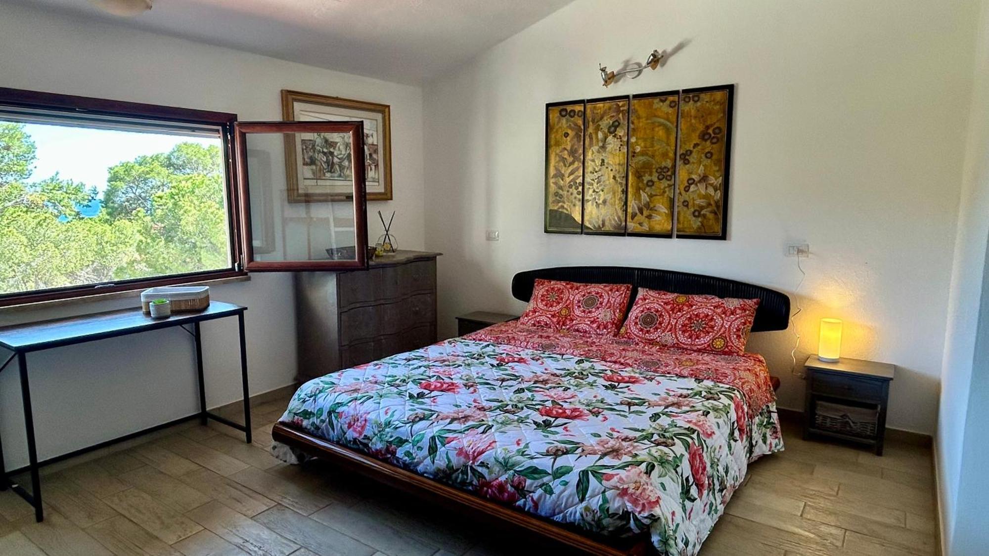 Villa Vittoria Solanas  Luaran gambar
